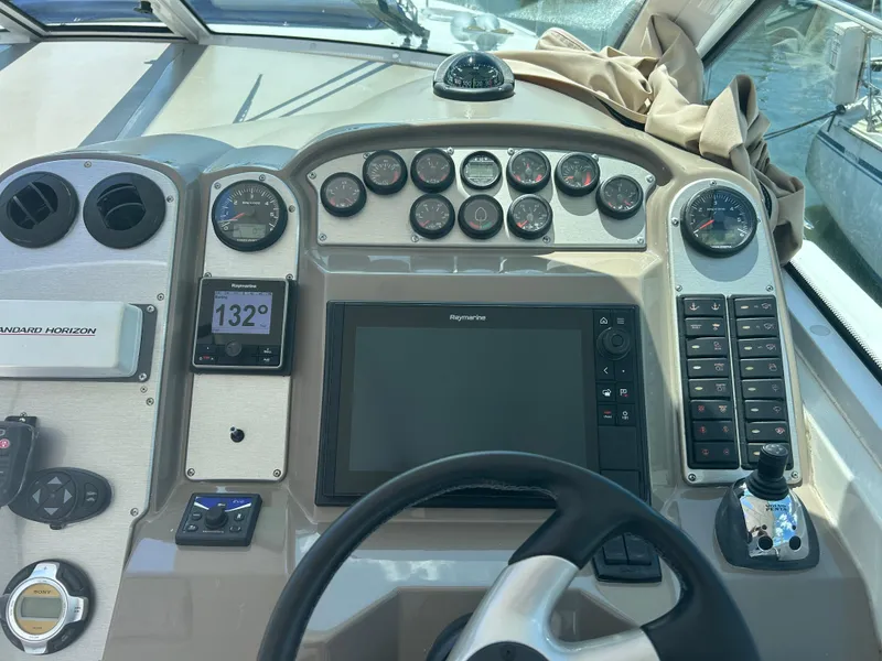 Slide: The Image of Cruisers Yachts 390 Sports Coupe 2009 - 80