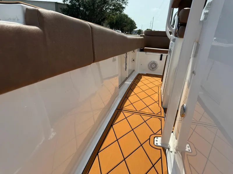 Slide: The Image of Sea Hunt Ultra 234 2022 - 102