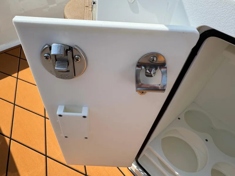 Slide: The Image of Sea Hunt Ultra 234 2022 - 108