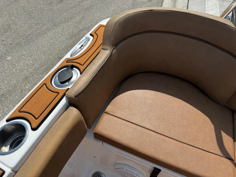 Slide: The Image of Sea Hunt Ultra 234 2022 - 110