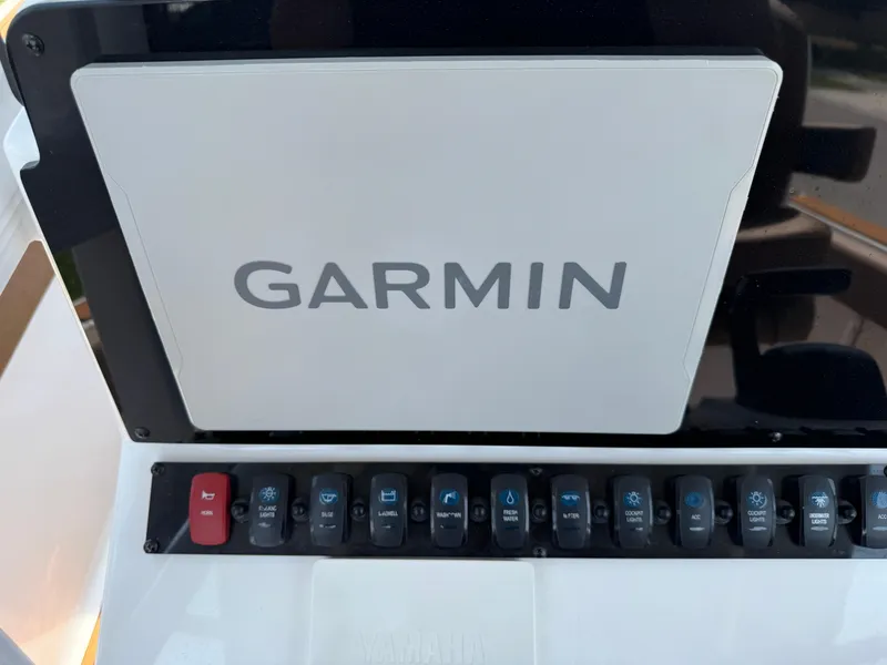 Slide: The Image of Sea Hunt Ultra 234 2022 - 53