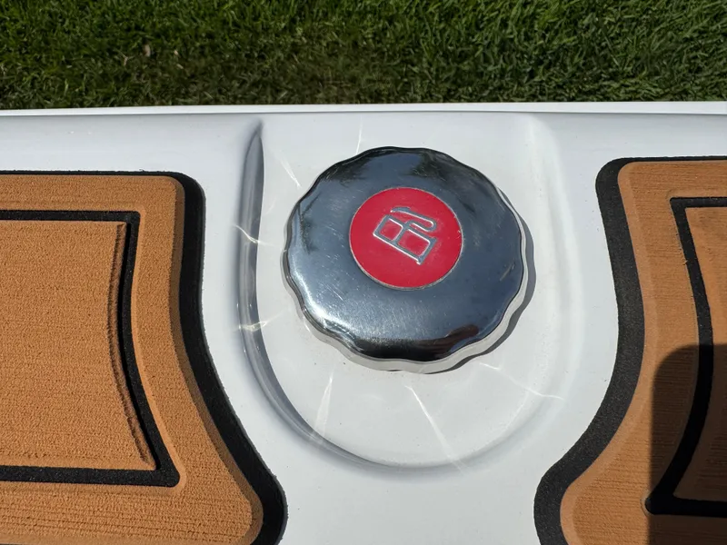 Slide: The Image of Sea Hunt Ultra 234 2022 - 57