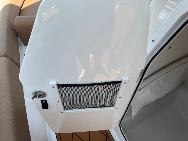 Slide: The Image of Sea Hunt Ultra 234 2022 - 62