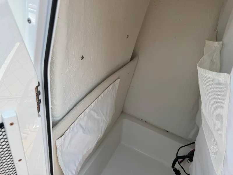 Slide: The Image of Sea Hunt Ultra 234 2022 - 63