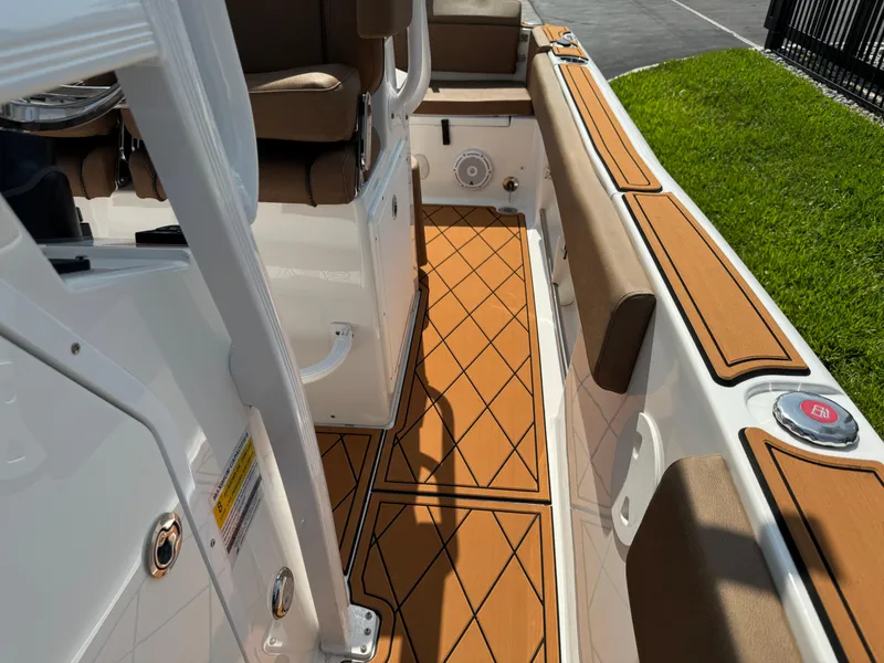 Slide: The Image of Sea Hunt Ultra 234 2022 - 68