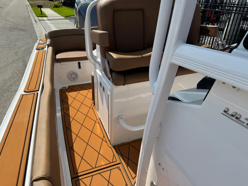 Slide: The Image of Sea Hunt Ultra 234 2022 - 71