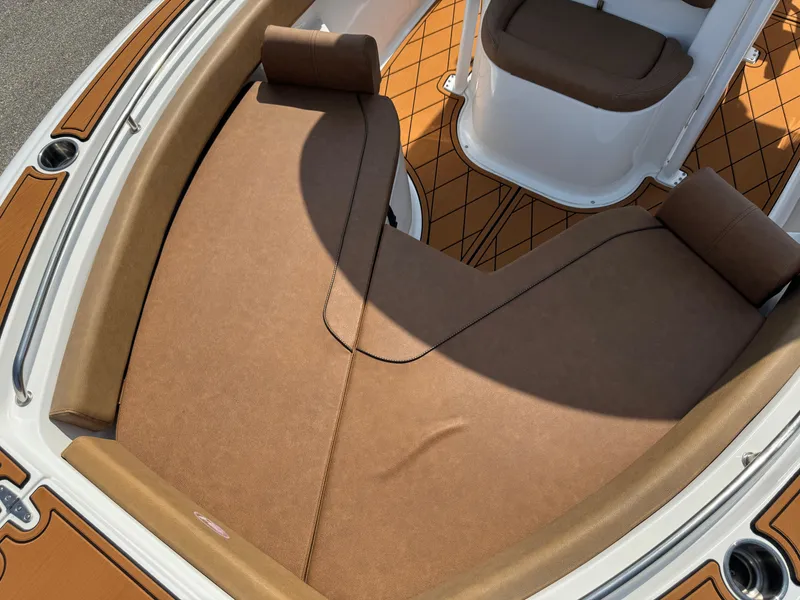 Slide: The Image of Sea Hunt Ultra 234 2022 - 80