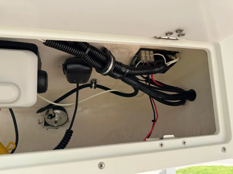 Slide: The Image of Sea Hunt Ultra 234 2022 - 96