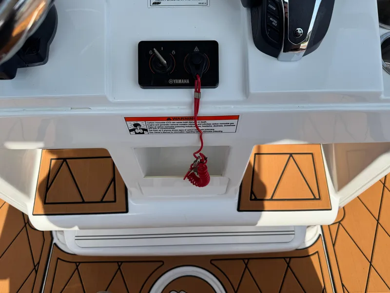 Slide: The Image of Sea Hunt Ultra 234 2022 - 98