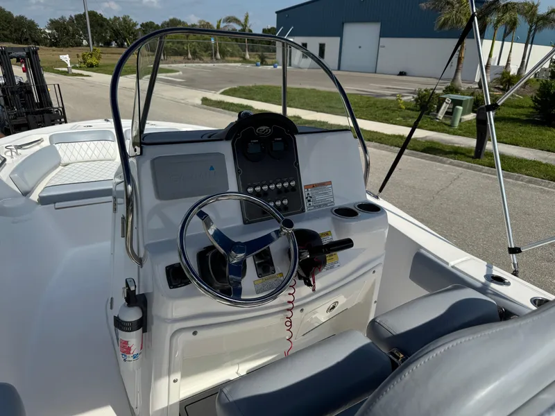 Slide: The Image of Sea Fox 206 Commander 2019 - 63