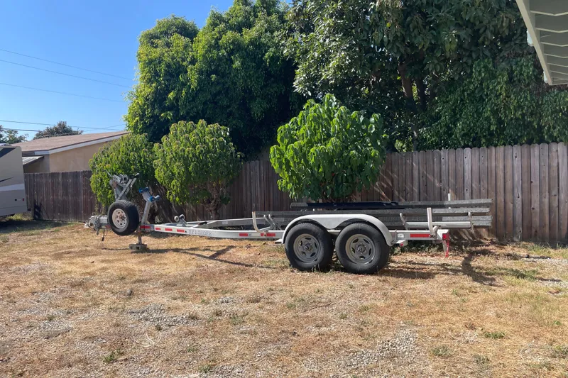 Slide: The Image of 1995 Almar 26 Sounder cabin interior with control panel and wiring. - 22