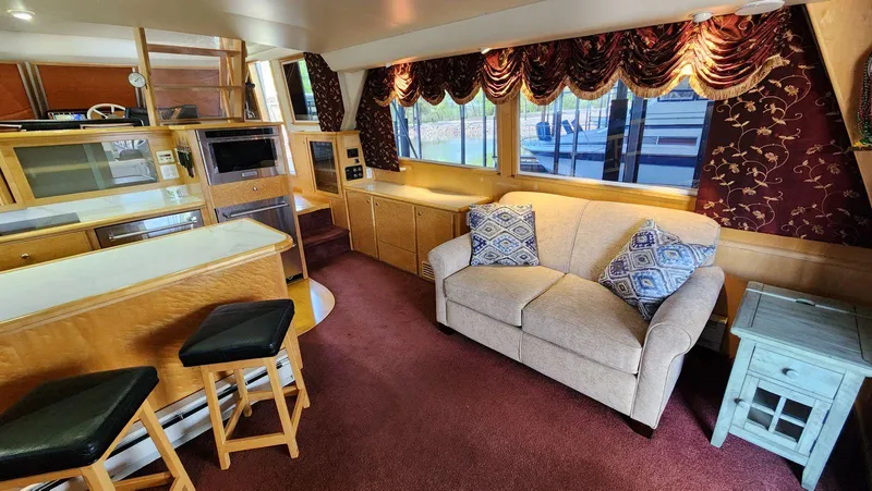 Slide: The Image of Navigator 5300 1998 - 15