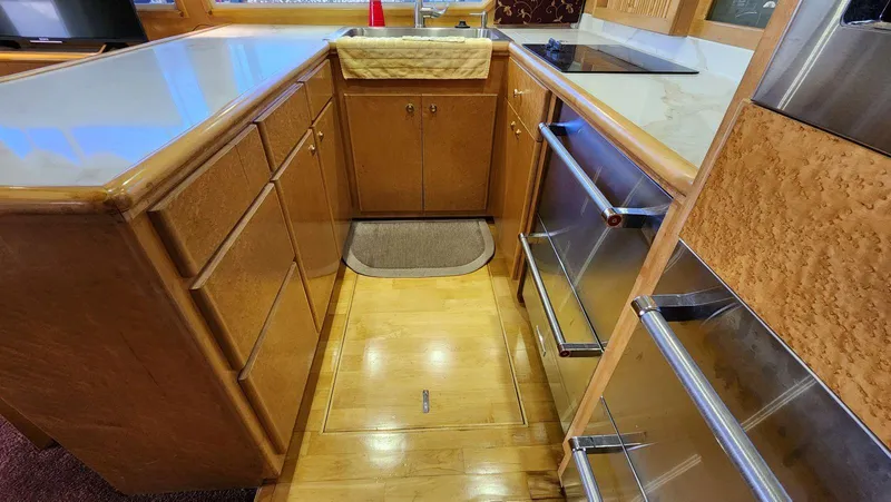 Slide: The Image of Navigator 5300 1998 - 19