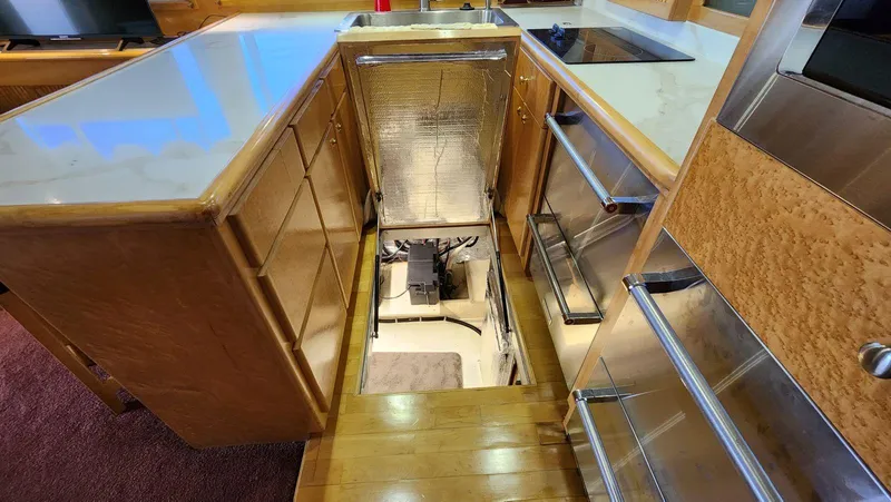 Slide: The Image of Navigator 5300 1998 - 20