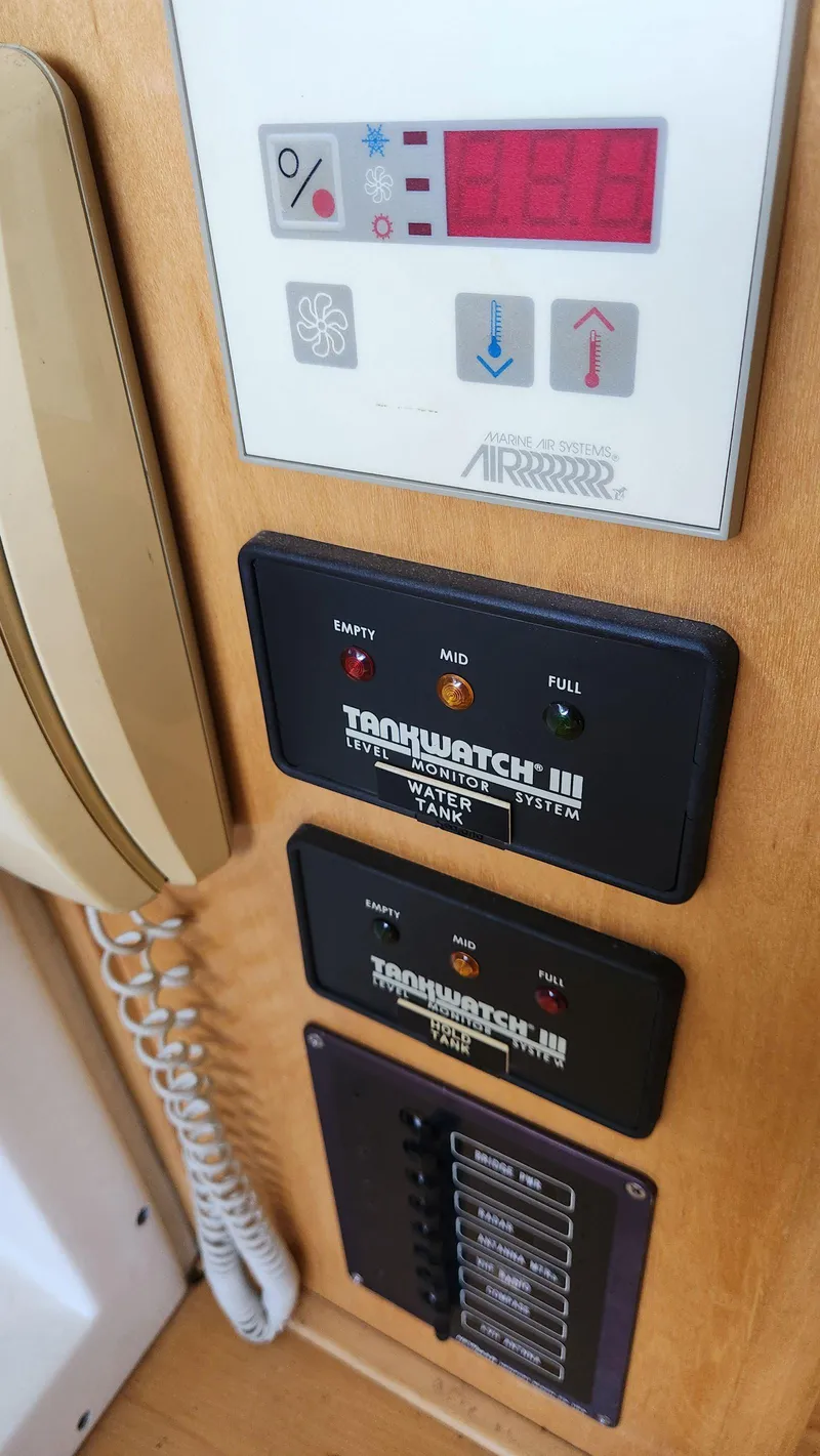 Slide: The Image of Navigator 5300 1998 - 33