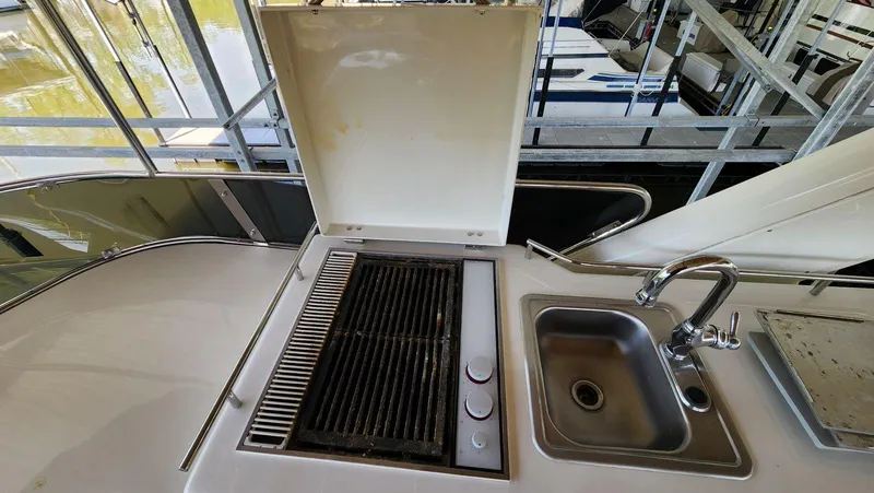 Slide: The Image of Navigator 5300 1998 - 53