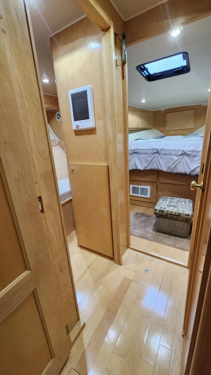 Slide: The Image of Navigator 5300 1998 - 68