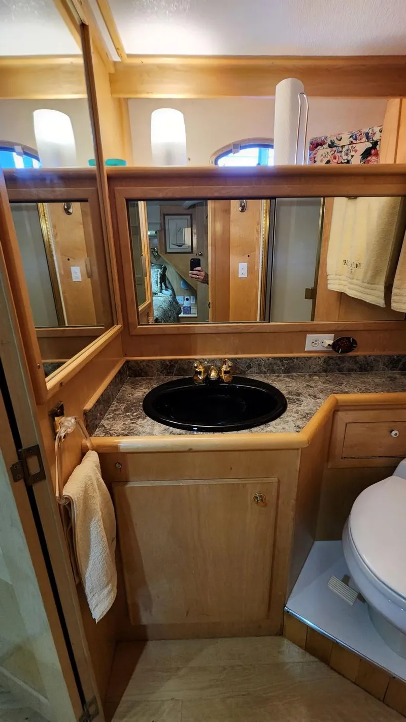 Slide: The Image of Navigator 5300 1998 - 75