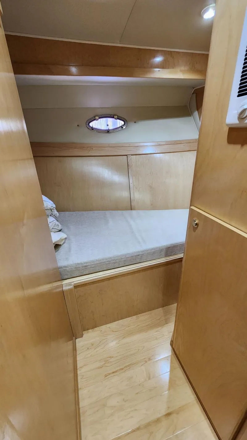 Slide: The Image of Navigator 5300 1998 - 82