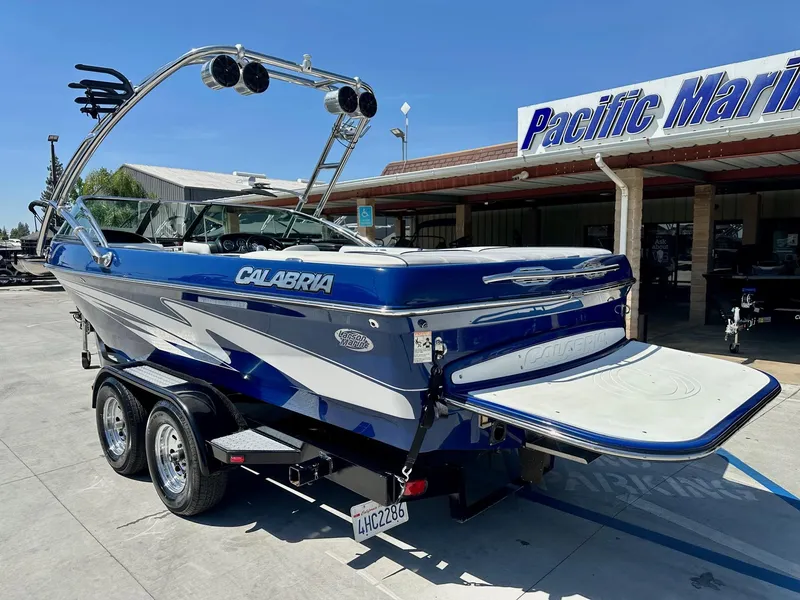 Slide: The Image of 2006 Calabria Cal-Air Pro-V wakeboard boat at Pacific Marine dealership. - 11