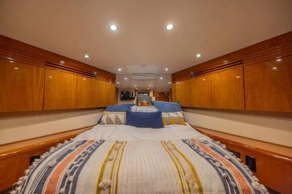 Slide: The Image of Hatteras 64 Motor Yacht 2006 - 52