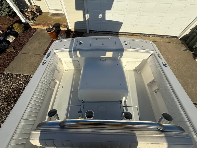 Slide: The Image of 2001 Silverhawk 24 Center Console boat, aerial view of spacious deck and seating area. - 16