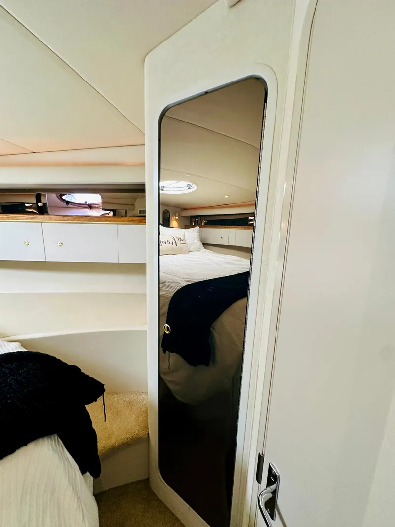 Slide: The Image of Cruisers Yachts 4270 Esprit 1997 - 17