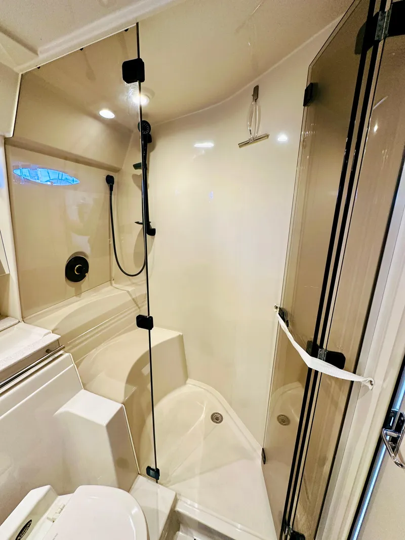 Slide: The Image of Cruisers Yachts 4270 Esprit 1997 - 23