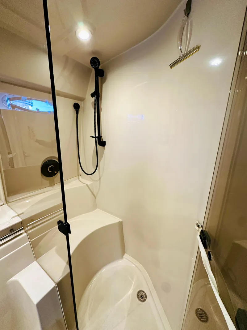 Slide: The Image of Cruisers Yachts 4270 Esprit 1997 - 25