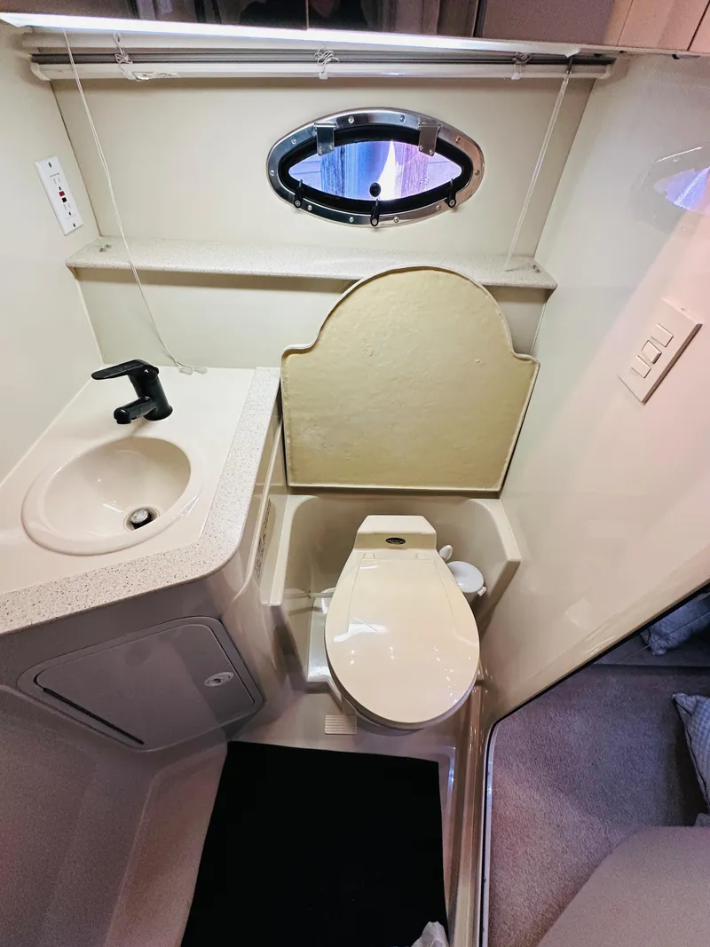 Slide: The Image of Cruisers Yachts 4270 Esprit 1997 - 29