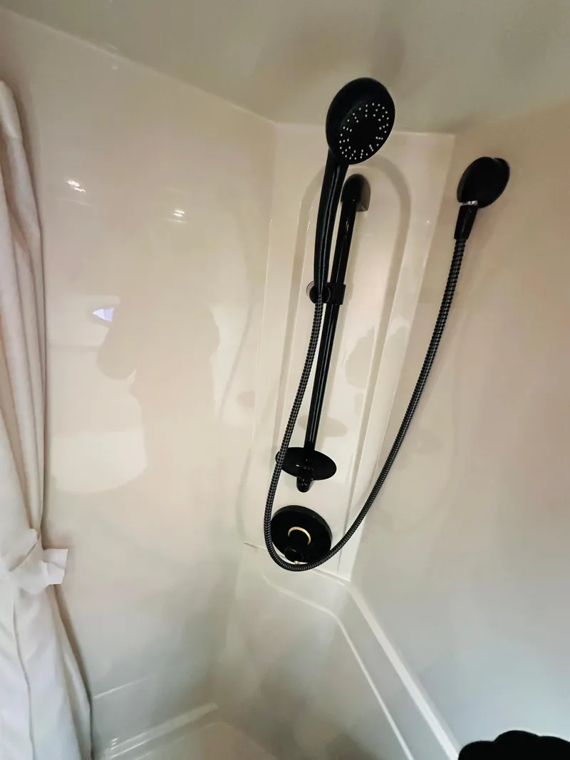 Slide: The Image of Cruisers Yachts 4270 Esprit 1997 - 30