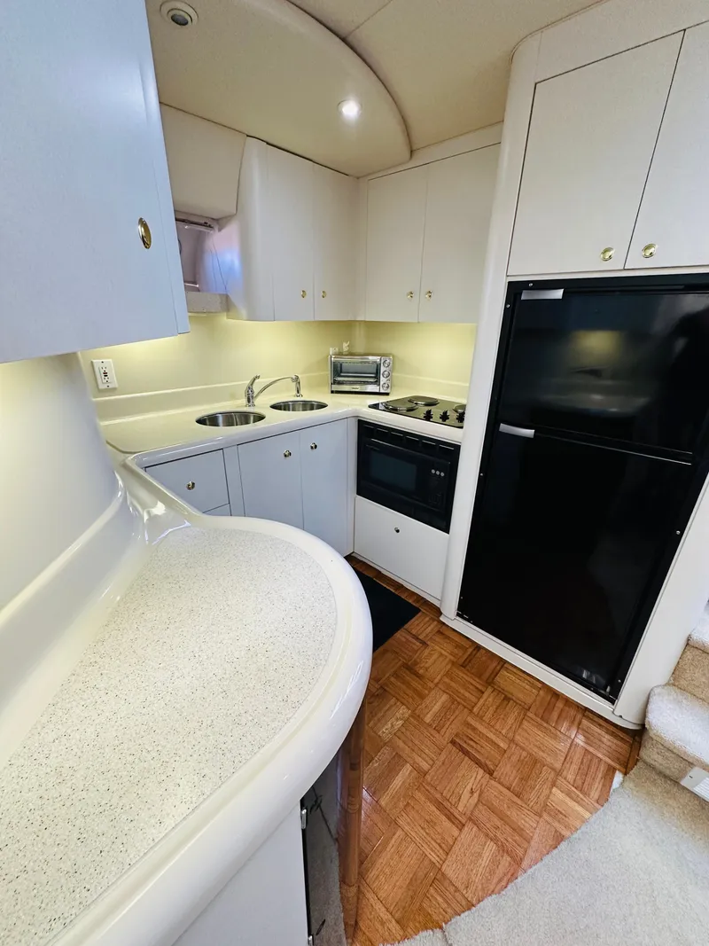 Slide: The Image of Cruisers Yachts 4270 Esprit 1997 - 42