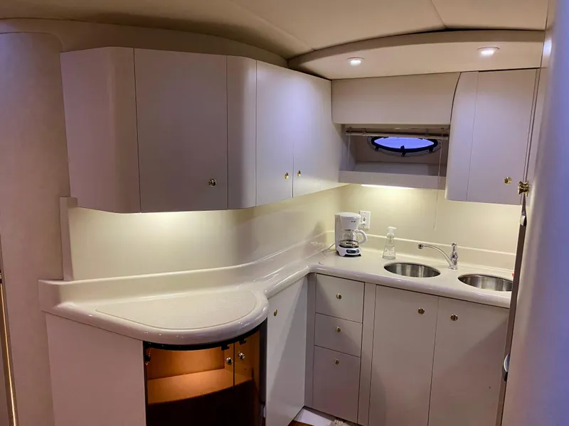 Slide: The Image of Cruisers Yachts 4270 Esprit 1997 - 5