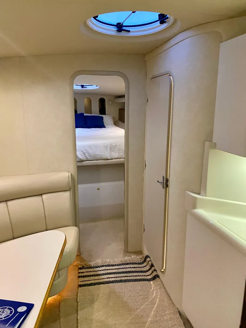 Slide: The Image of Cruisers Yachts 4270 Esprit 1997 - 6