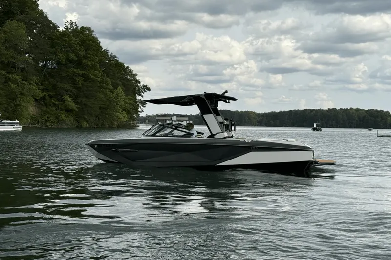 Slide: The Image of Nautique G23 2022 - 18