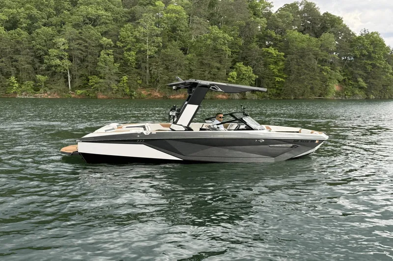 Slide: The Image of Nautique G23 2022 - 19