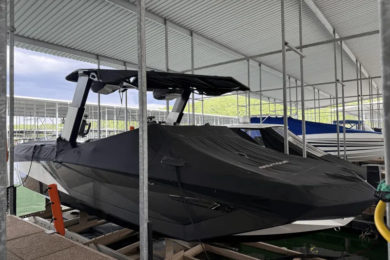 Slide: The Image of Nautique G23 2022 - 24