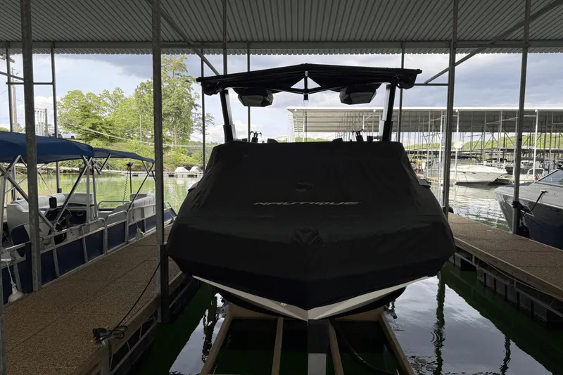 Slide: The Image of Nautique G23 2022 - 25