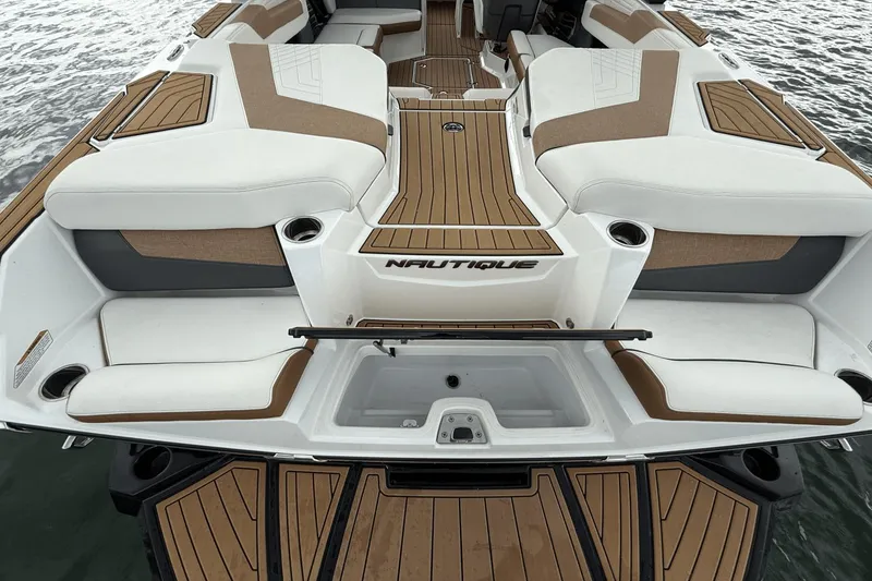 Slide: The Image of Nautique G23 2022 - 30