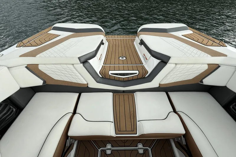 Slide: The Image of Nautique G23 2022 - 31