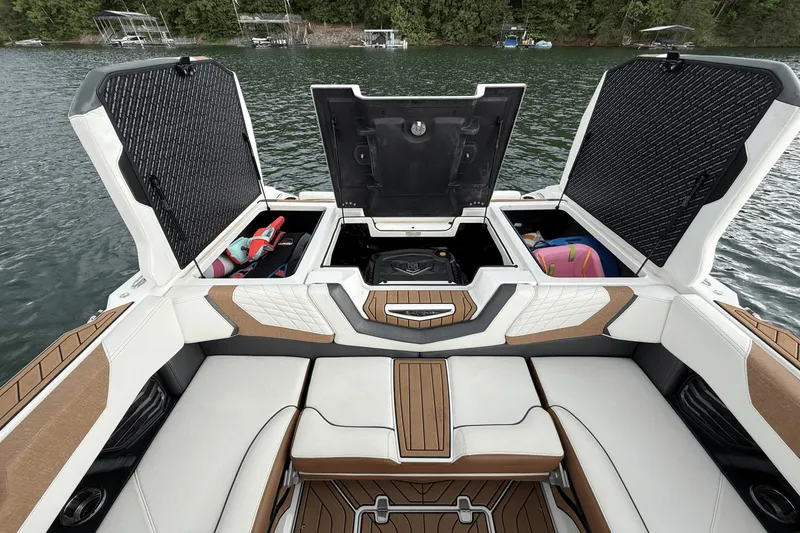 Slide: The Image of Nautique G23 2022 - 32