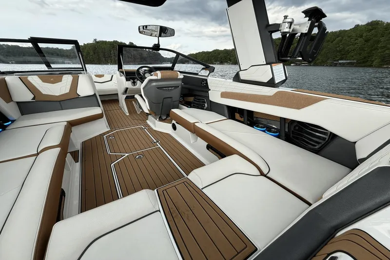 Slide: The Image of Nautique G23 2022 - 35