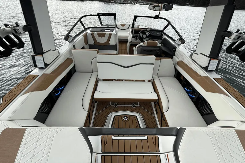 Slide: The Image of Nautique G23 2022 - 39