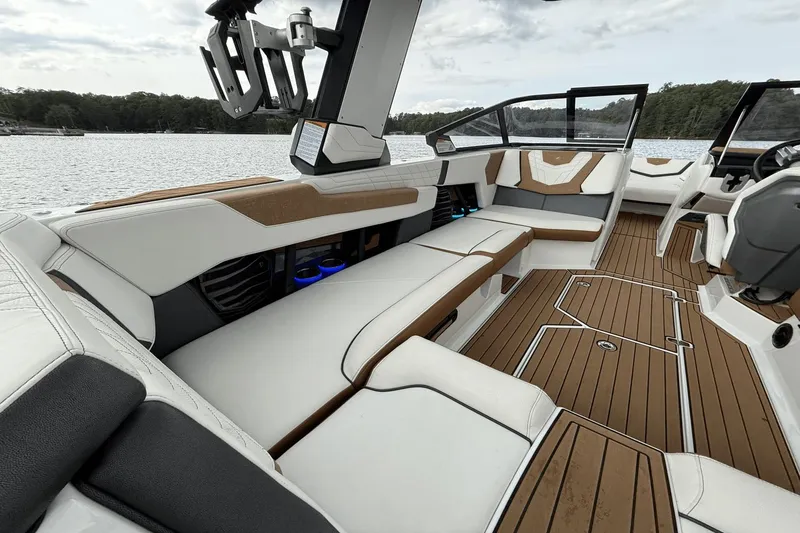 Slide: The Image of Nautique G23 2022 - 45