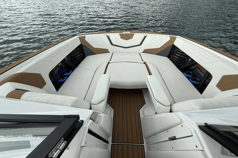 Slide: The Image of Nautique G23 2022 - 61