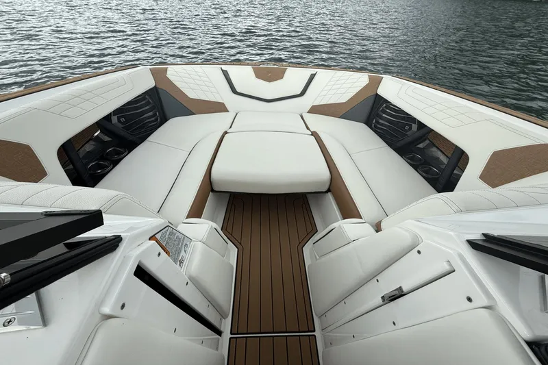 Slide: The Image of Nautique G23 2022 - 63