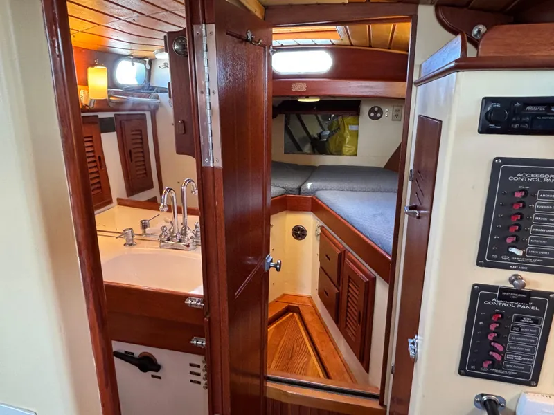 Slide: The Image of Hinckley Yachts 36 Auxiliary Yawl 1955 - 54