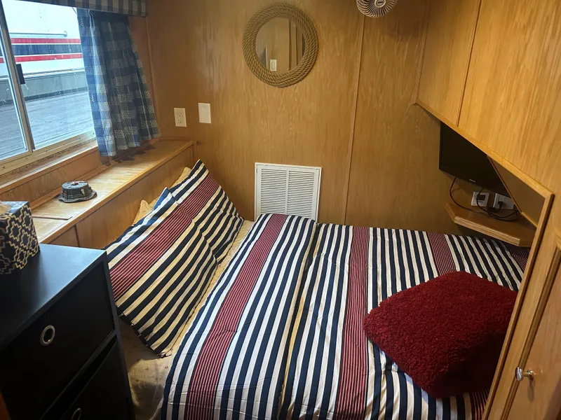 Slide: The Image of Lakeview 16' X 70' Widebody Houseboat 2006 - 101