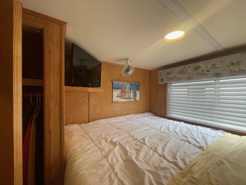 Slide: The Image of Lakeview 16' X 70' Widebody Houseboat 2006 - 103