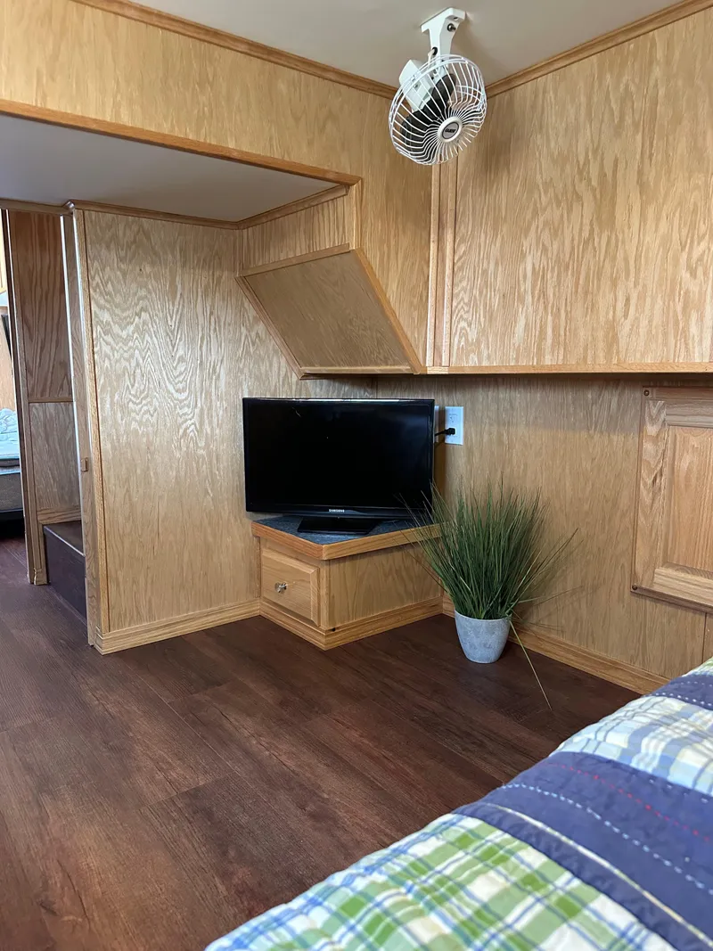 Slide: The Image of Lakeview 16' X 70' Widebody Houseboat 2006 - 105